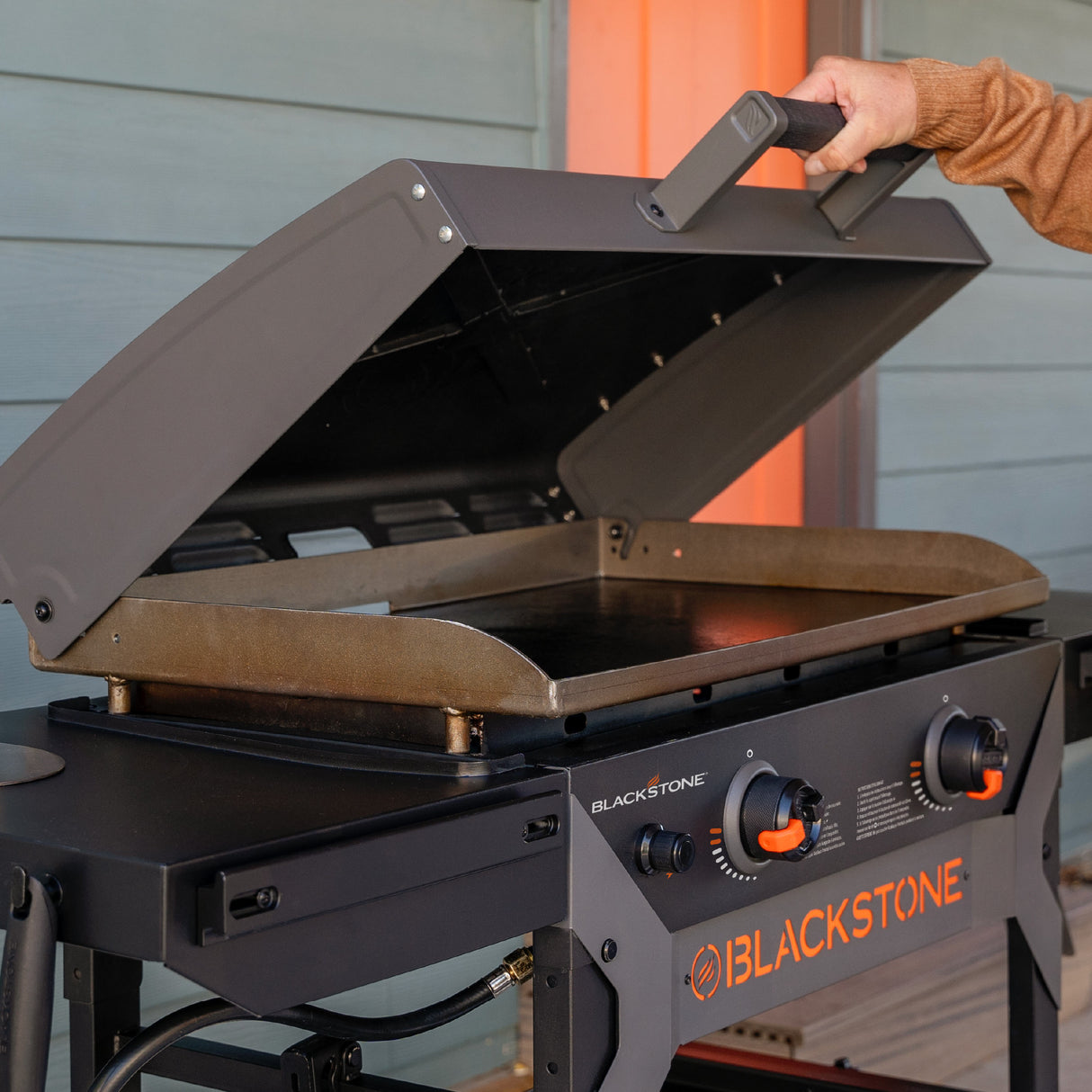 Blackstone Iron Forged 28" Griddle Cooking Station With Hood
