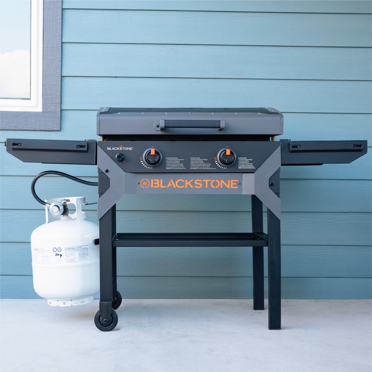 Blackstone Iron Forged 28" Griddle Cooking Station With Hood