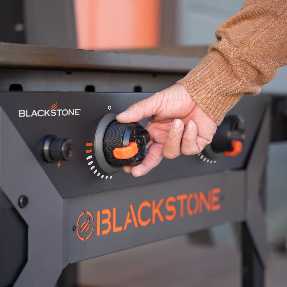 Blackstone Iron Forged 28" Griddle Cooking Station With Hood